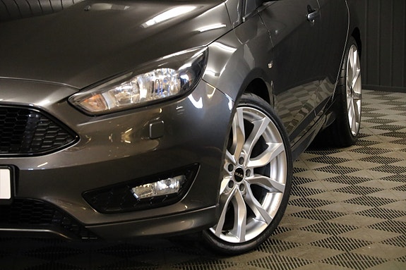 Ford Focus 4 of 5