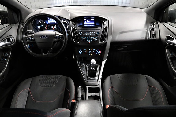 Ford Focus 12 of 21