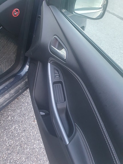 Ford Focus 19 of 23