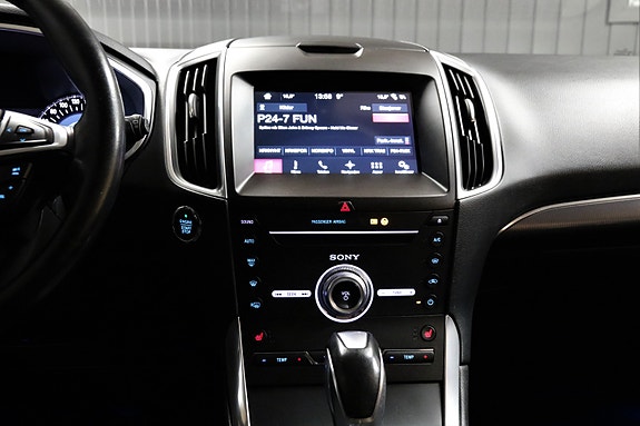 Ford S-MAX 17 of 22