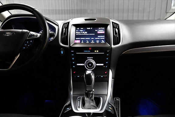 Ford S-MAX 16 of 22