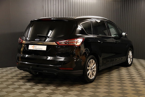 Ford S-MAX 19 of 22