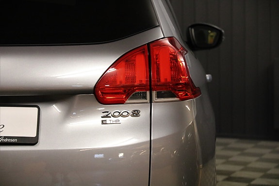 Peugeot 2008 6 of 18