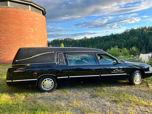 Cadillac Deville 9 of 16
