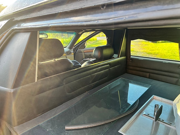 Cadillac Deville 12 of 16