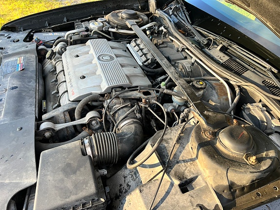Cadillac Deville 15 of 16