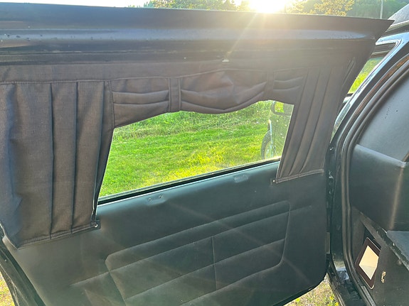 Cadillac Deville 13 of 16