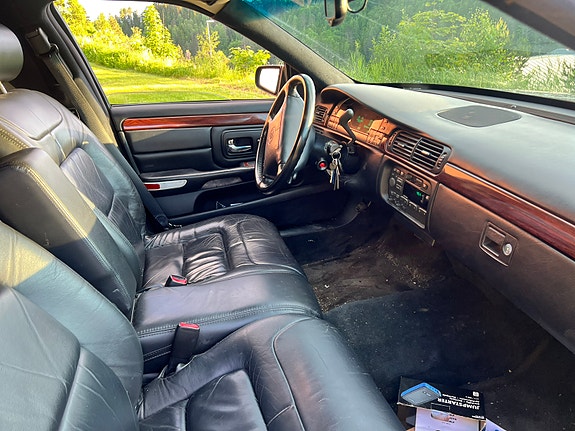 Cadillac Deville 10 of 16