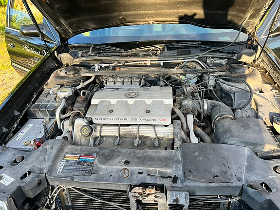 Cadillac Deville 14 of 16
