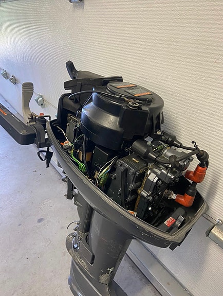 Yamaha 9.9 kort stamme med rorkult og kit for fjernstyring, ny 703 kontrollboks 2 of 4