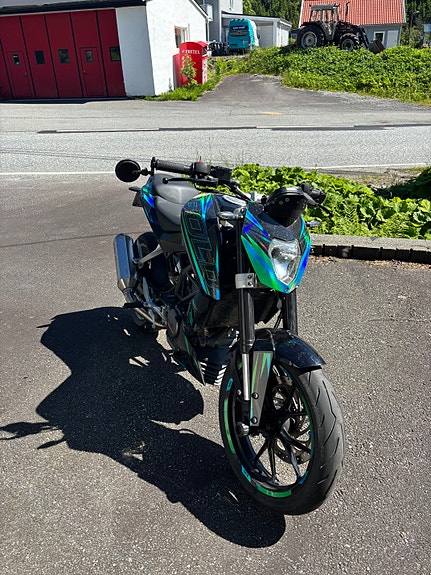 KTM 125 Duke 3 of 8