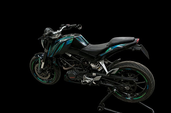 KTM 125 Duke 2 of 8