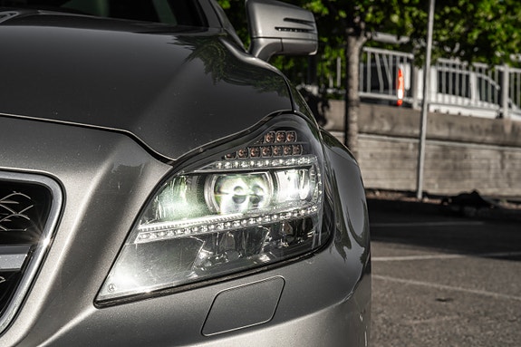 Mercedes-Benz CLS63 2 of 5