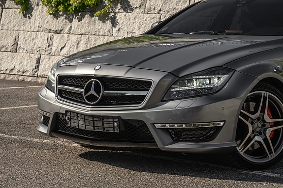Mercedes-Benz CLS63 3 of 5