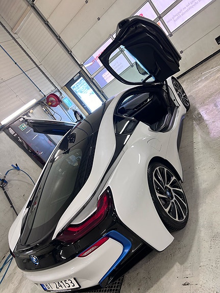 BMW i8 5 of 30