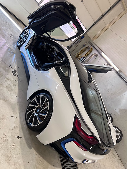 BMW i8 6 of 30