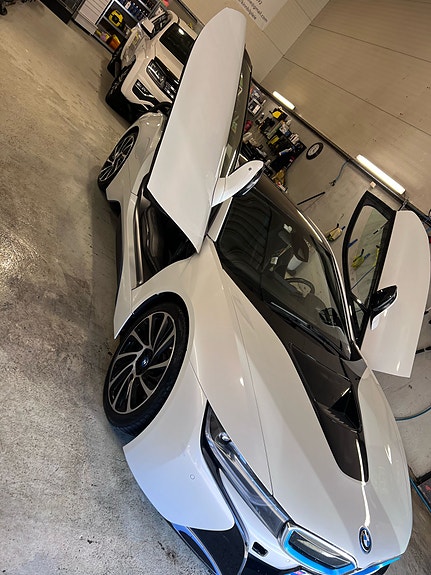 BMW i8 8 of 30