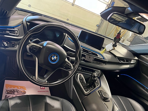 BMW i8 17 of 30
