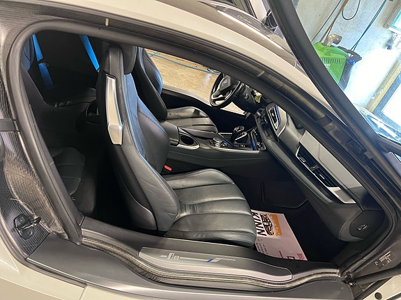 BMW i8 15 of 30