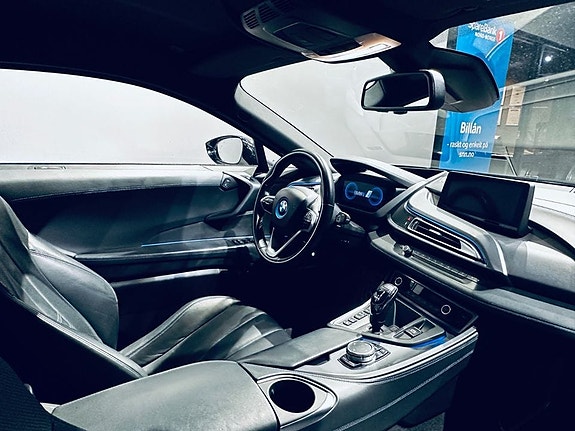 BMW i8 24 of 30