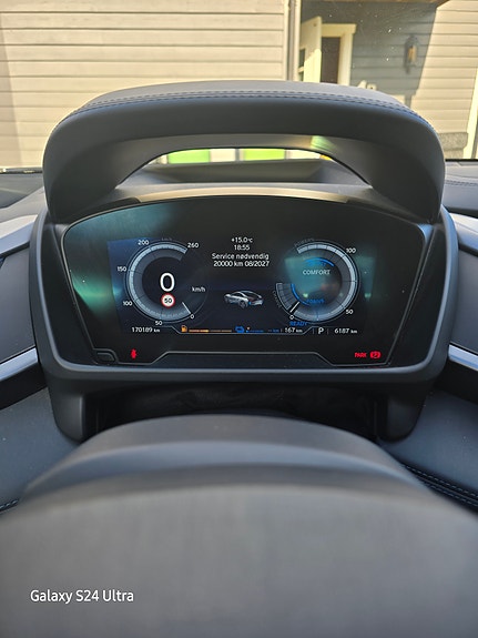 BMW i8 13 of 30