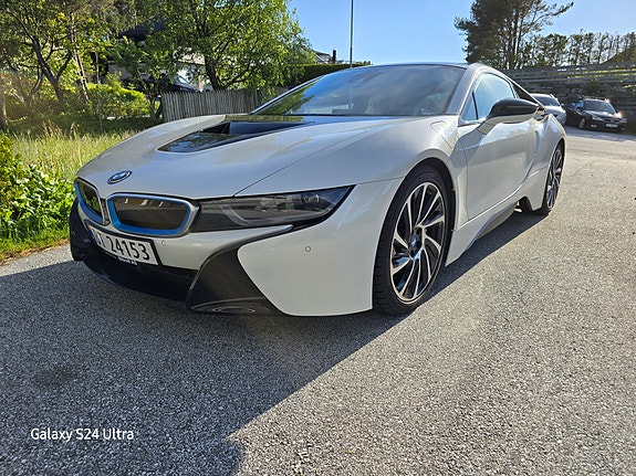 BMW i8 2 of 30