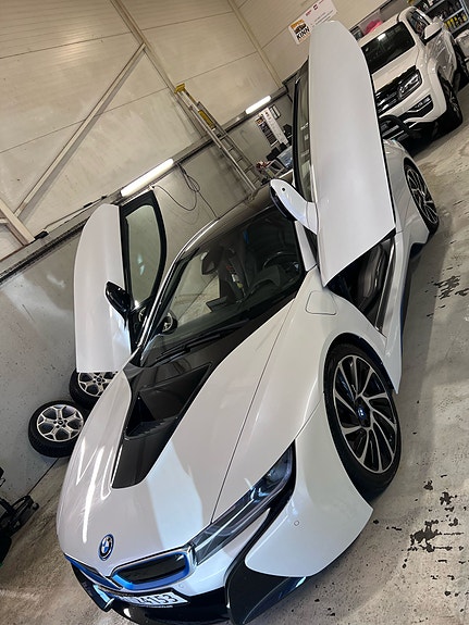 BMW i8 7 of 30