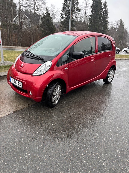 Peugeot iOn 2 of 5