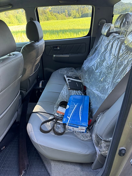 Toyota HiLux 17 of 19
