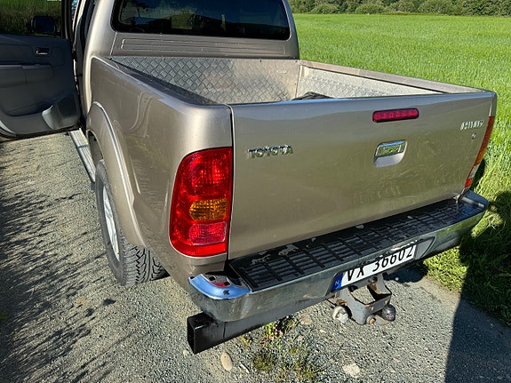 Toyota HiLux 15 of 19