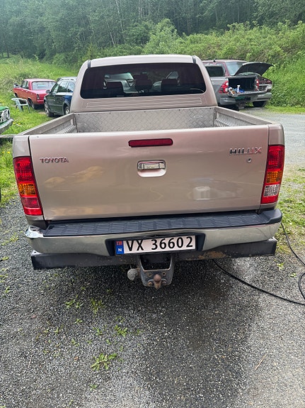 Toyota HiLux 10 of 19