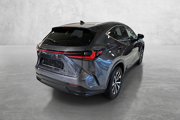 Lexus NX450h 5 of 19