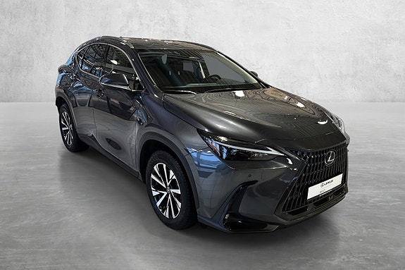 Lexus NX450h 7 of 19