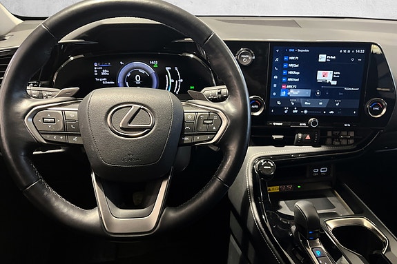 Lexus NX450h 11 of 19