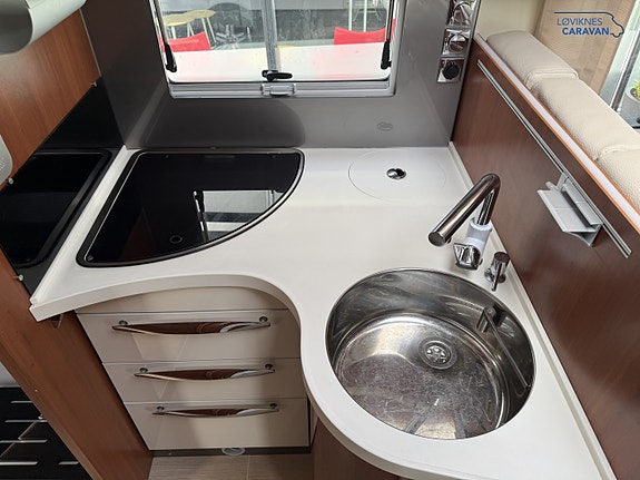 Mobilvetta K-Yacht 89 Tekno Lin - Hydrauliske støttebein - Senkeseng 20 of 30
