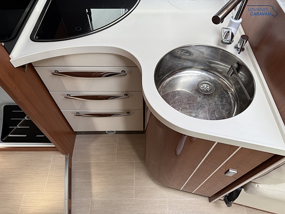 Mobilvetta K-Yacht 89 Tekno Lin - Hydrauliske støttebein - Senkeseng 24 of 30