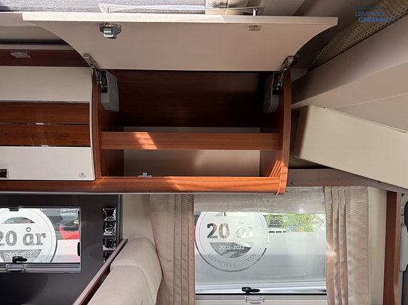 Mobilvetta K-Yacht 89 Tekno Lin - Hydrauliske støttebein - Senkeseng 14 of 30