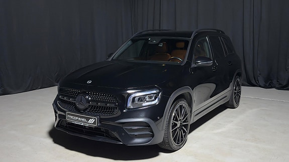 Mercedes-Benz GLB220 d 2 of 5