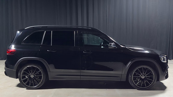 Mercedes-Benz GLB220 d 5 of 5