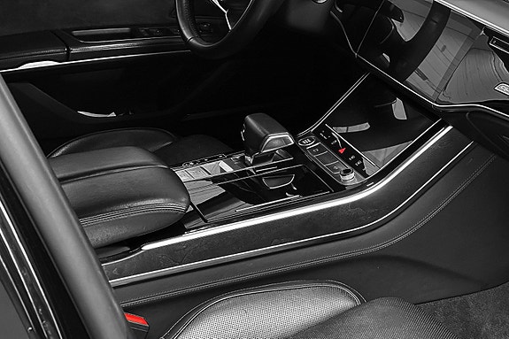Audi A8 22 of 30