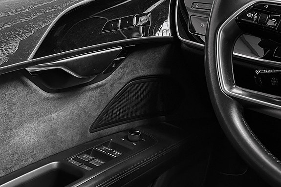 Audi A8 14 of 30