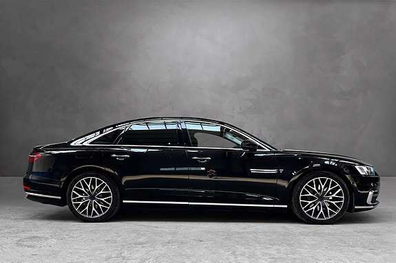 Audi A8 7 of 30