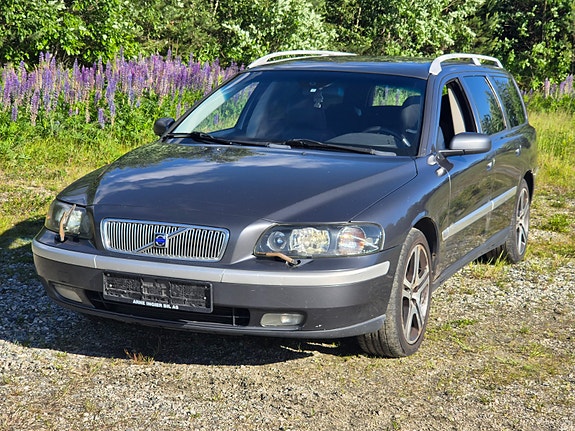 Volvo V70 3 of 17