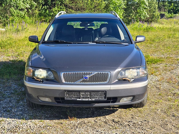 Volvo V70 4 of 17