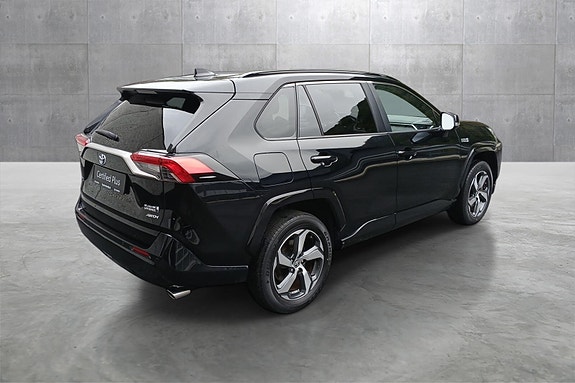 Toyota RAV4 Plug-in Hybrid 5 of 5