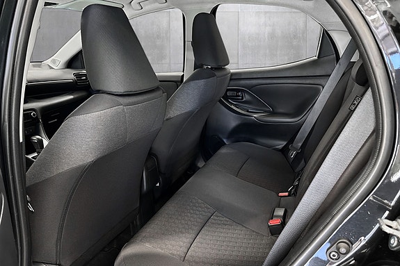 Toyota Yaris 15 of 27