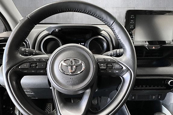 Toyota Yaris 11 of 27