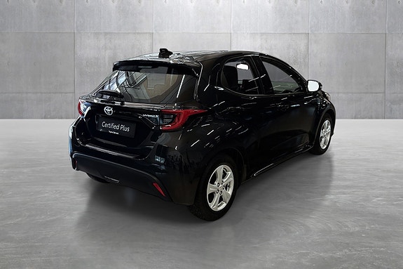Toyota Yaris 5 of 27