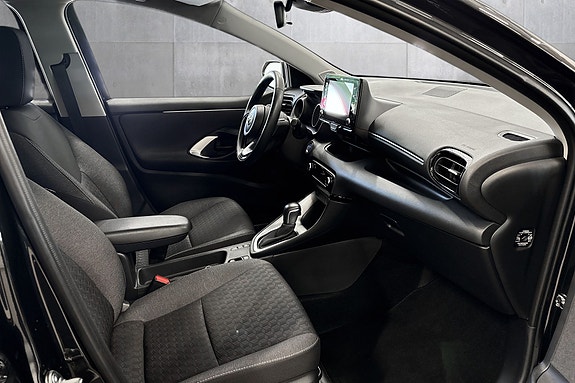 Toyota Yaris 14 of 27