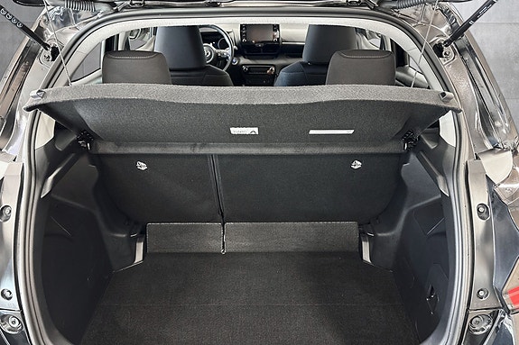 Toyota Yaris 17 of 27